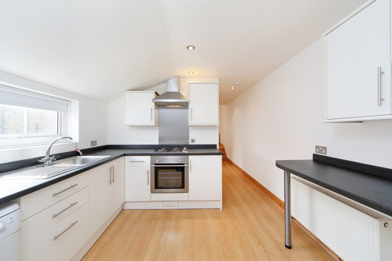 Images for High Road, Ilford, Essex EAID:6a0eb5e1f7ec2ab39e5f31507930d009 BID:1