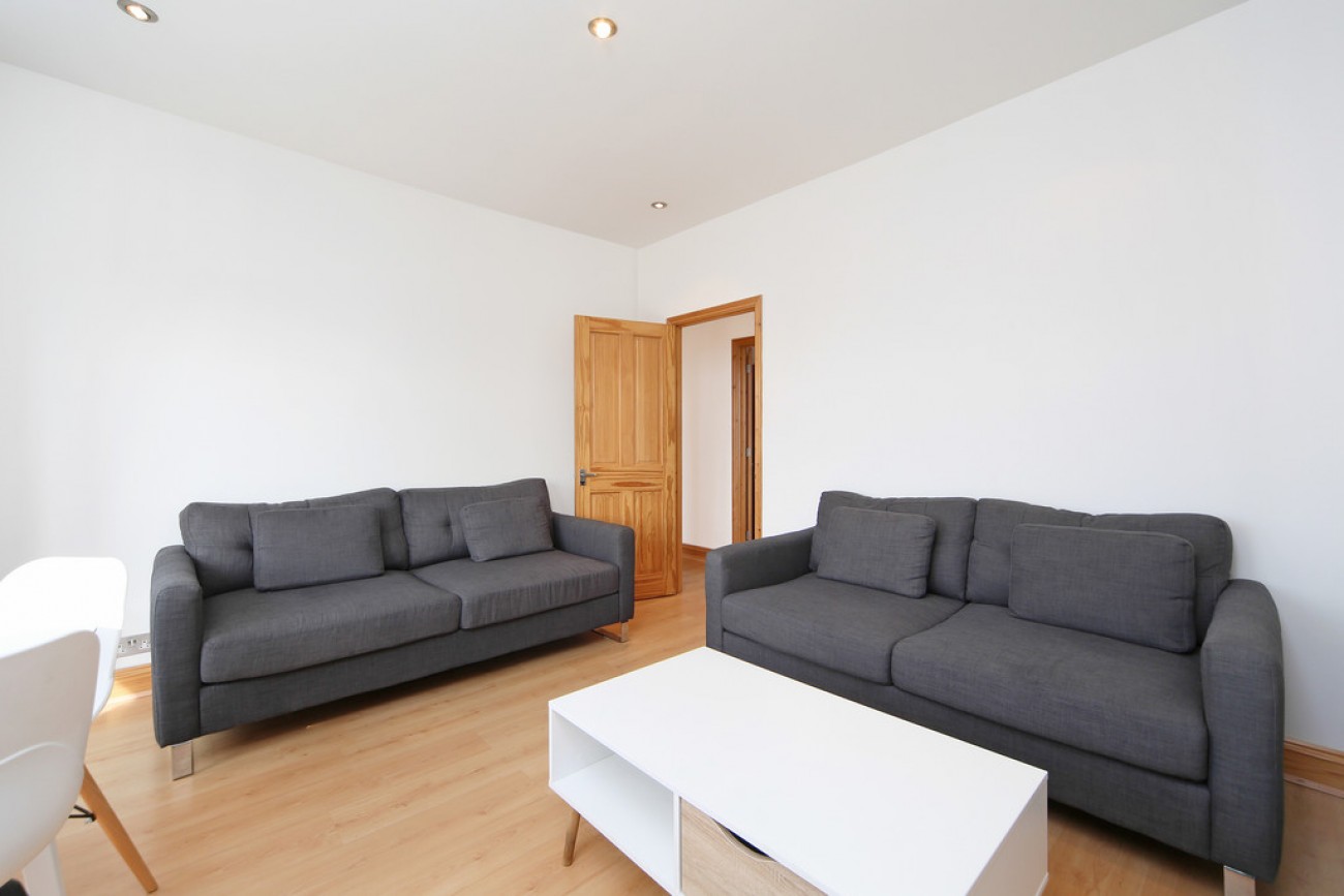 Images for High Road, Ilford, Essex EAID:6a0eb5e1f7ec2ab39e5f31507930d009 BID:1