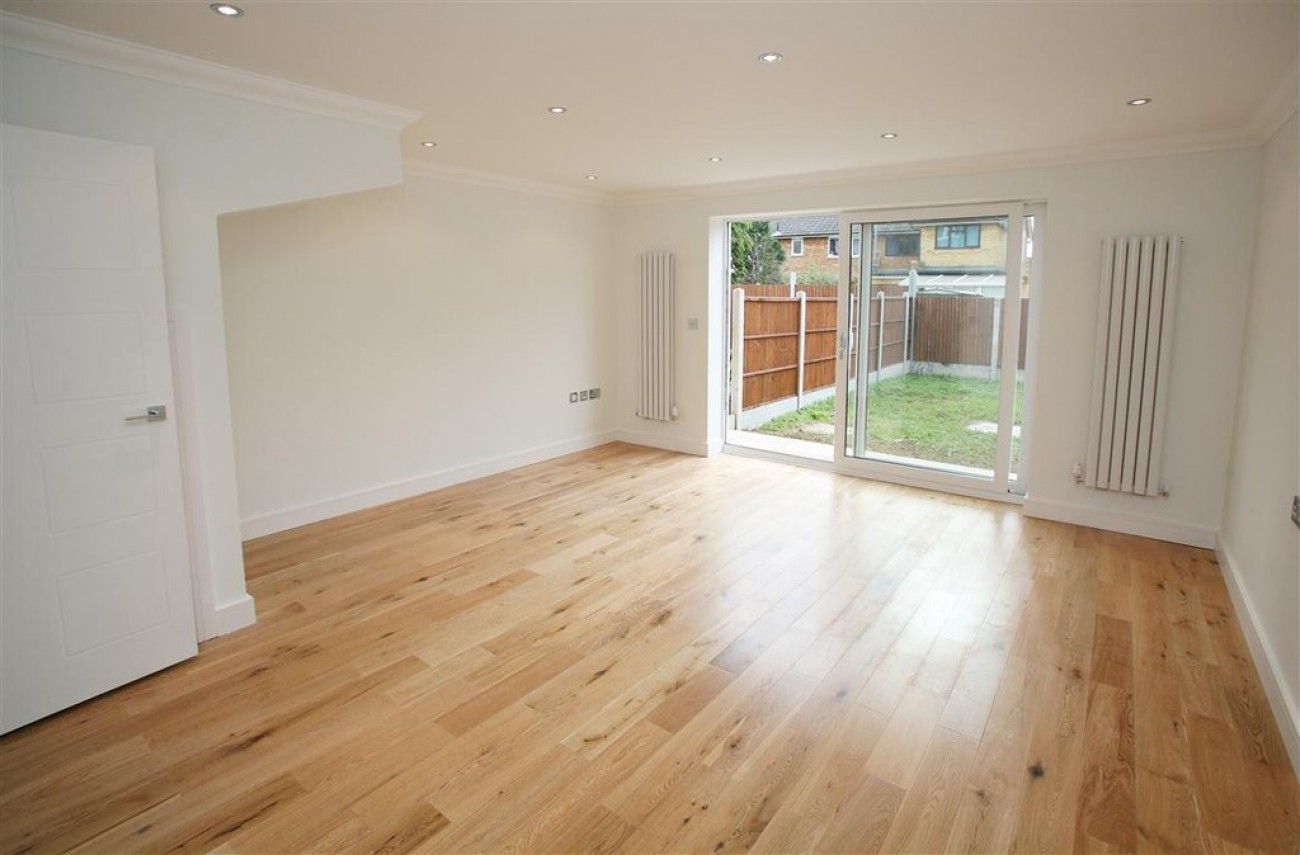 Images for Fairview Drive, Chigwell EAID:6a0eb5e1f7ec2ab39e5f31507930d009 BID:1