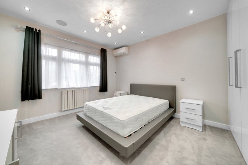 Images for Saddlescombe Way, London