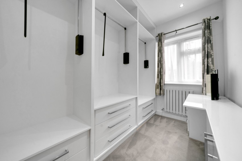 Images for Saddlescombe Way, London