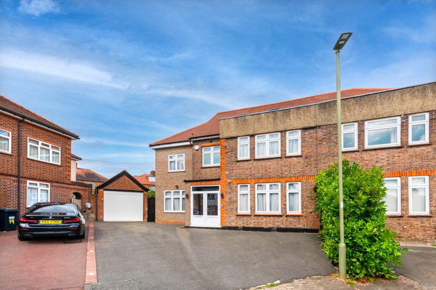 Images for Saddlescombe Way, London