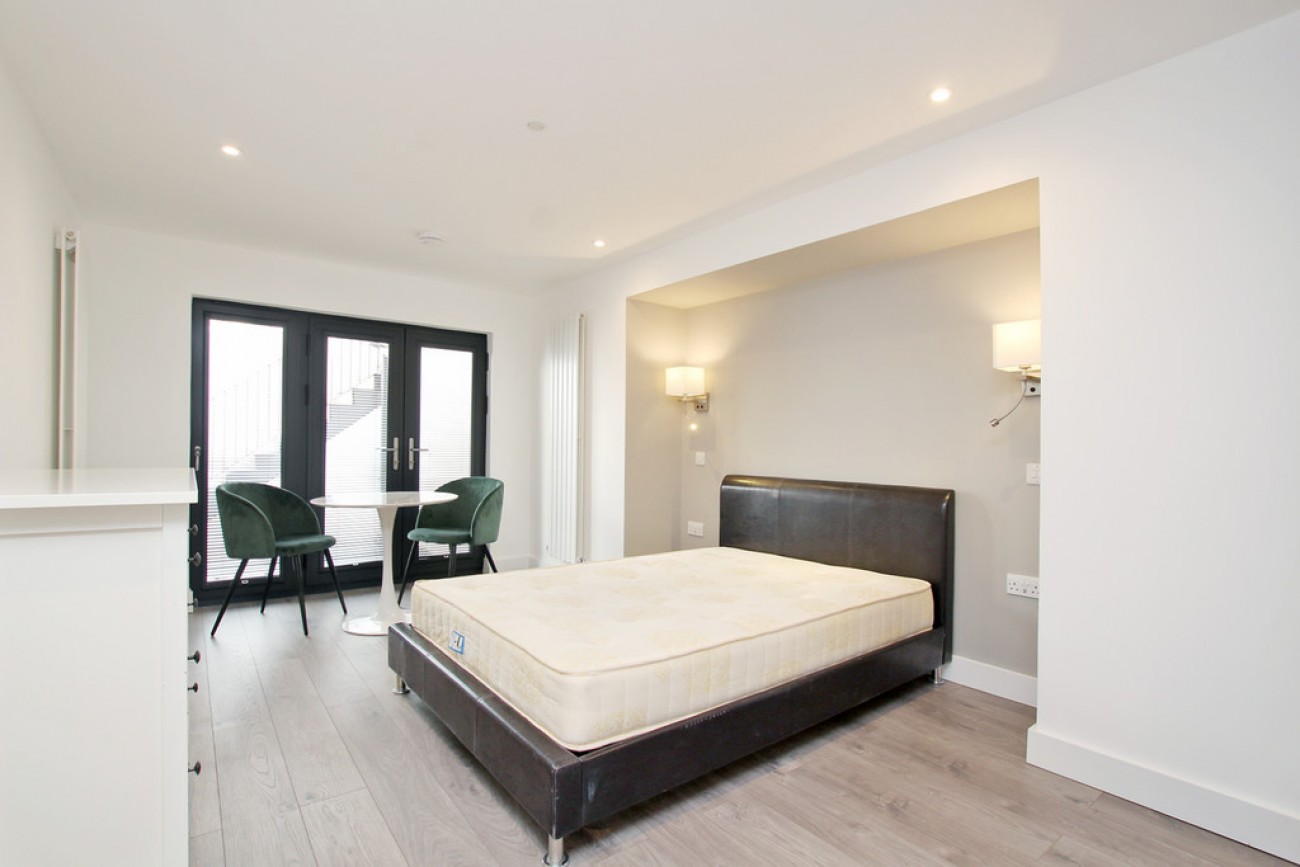 Images for Commercial Road, London EAID:6a0eb5e1f7ec2ab39e5f31507930d009 BID:1