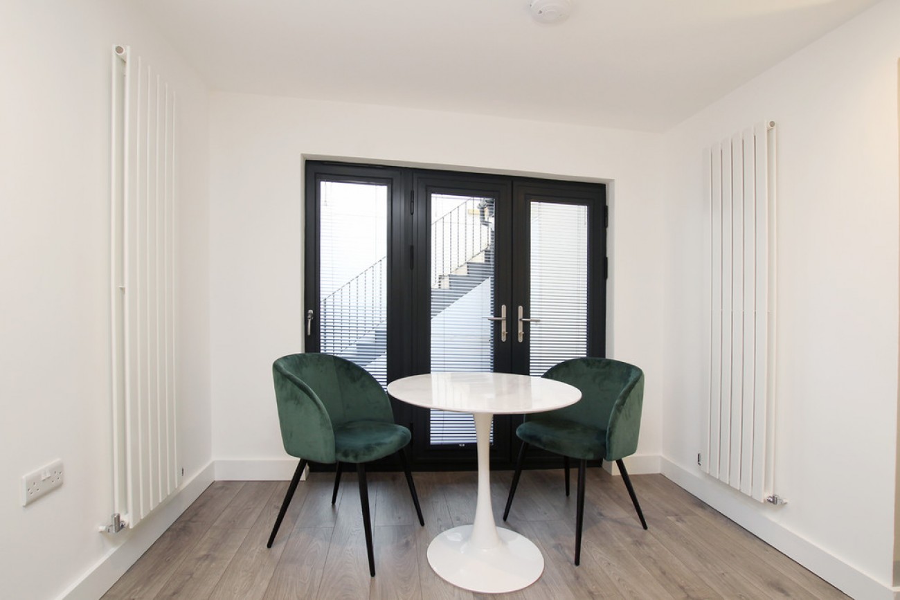 Images for Commercial Road, London EAID:6a0eb5e1f7ec2ab39e5f31507930d009 BID:1