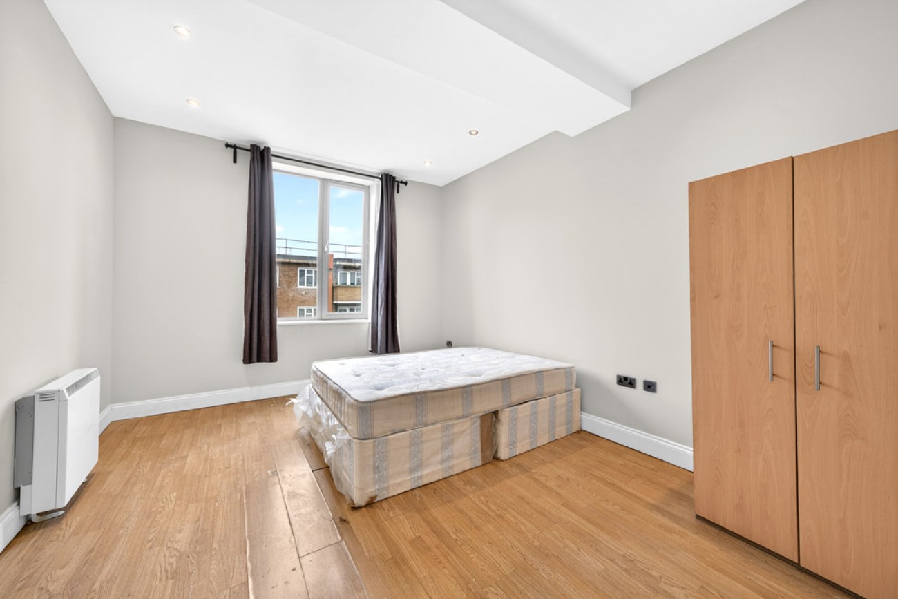 Images for Commercial Road, London EAID:6a0eb5e1f7ec2ab39e5f31507930d009 BID:1
