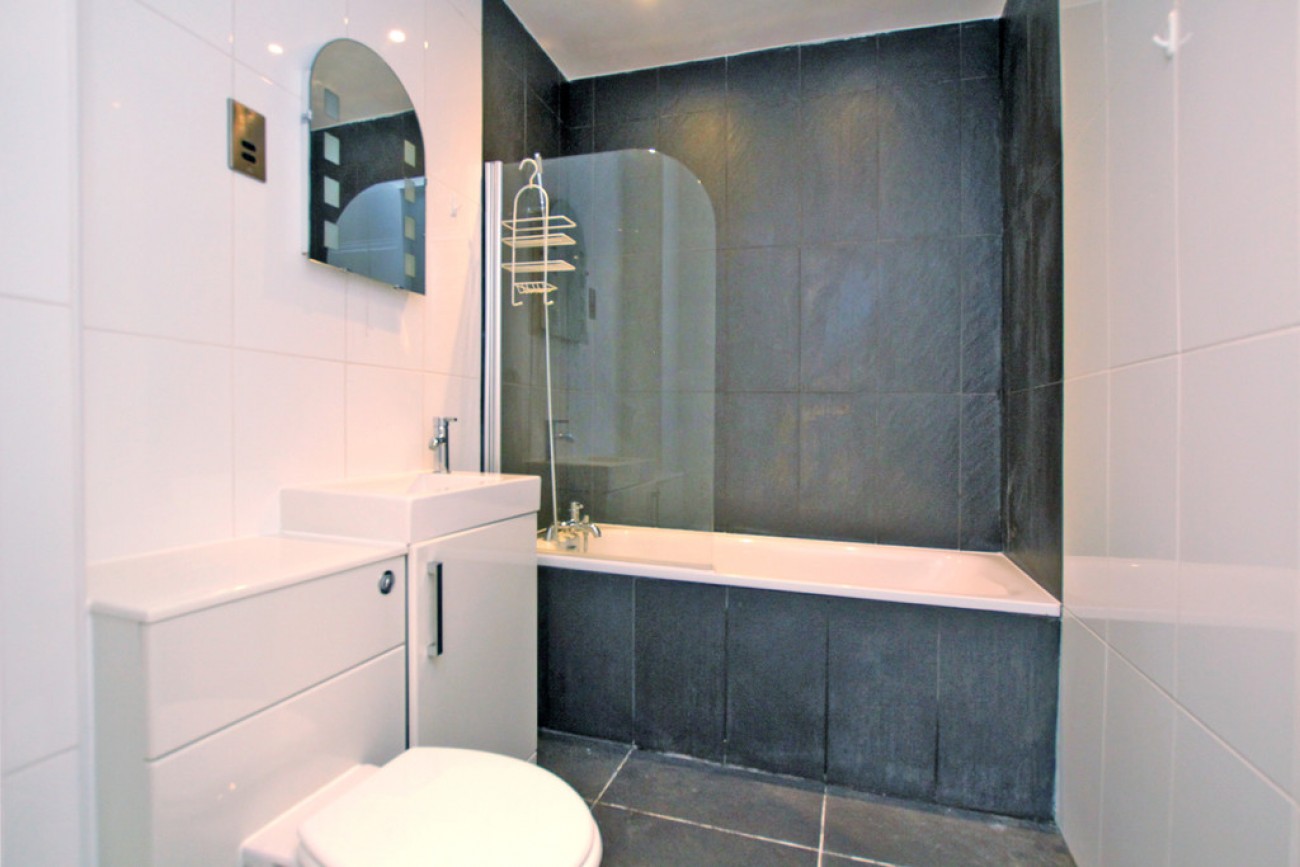 Images for Commercial Road, London EAID:6a0eb5e1f7ec2ab39e5f31507930d009 BID:1