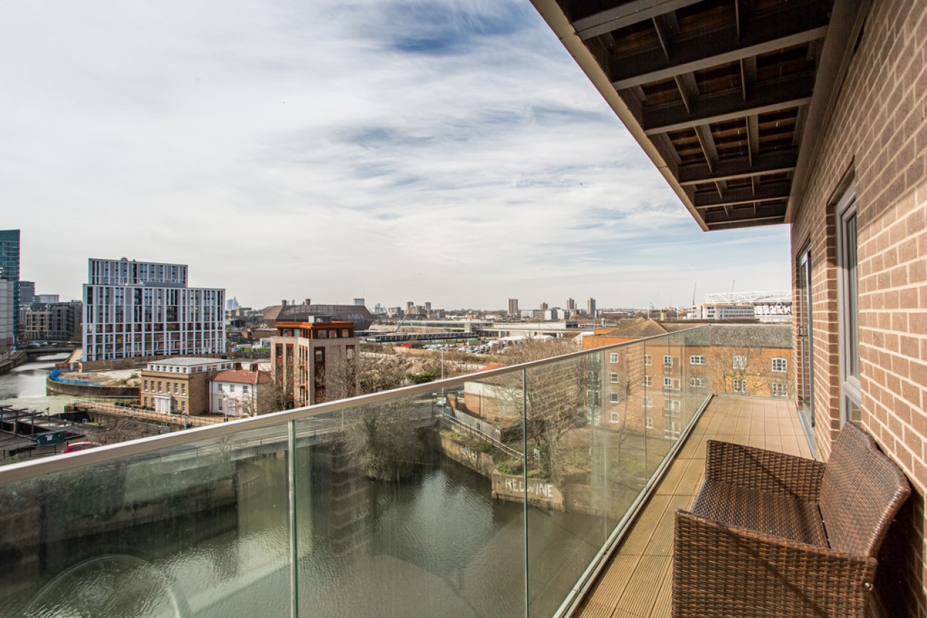 Images for High Street, London EAID:6a0eb5e1f7ec2ab39e5f31507930d009 BID:2