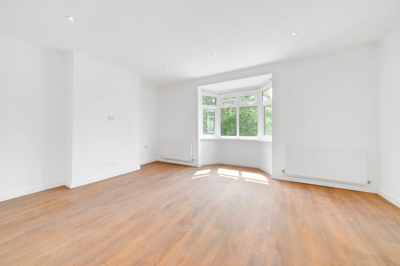 Images for Wood Lane, Dagenham, Essex EAID:6a0eb5e1f7ec2ab39e5f31507930d009 BID:1