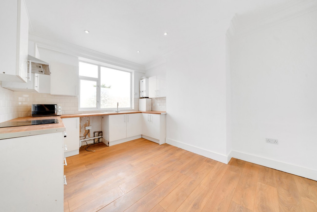 Images for Wood Lane, Dagenham, Essex EAID:6a0eb5e1f7ec2ab39e5f31507930d009 BID:1