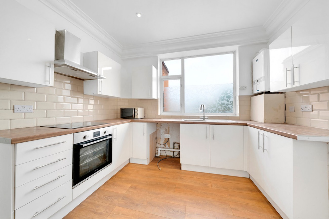 Images for Wood Lane, Dagenham, Essex EAID:6a0eb5e1f7ec2ab39e5f31507930d009 BID:1