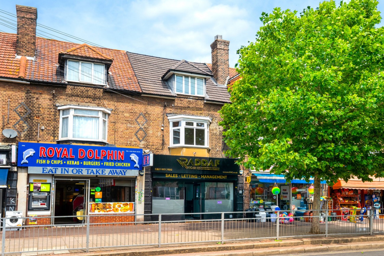 Images for Wood Lane, Dagenham, Essex EAID:6a0eb5e1f7ec2ab39e5f31507930d009 BID:1