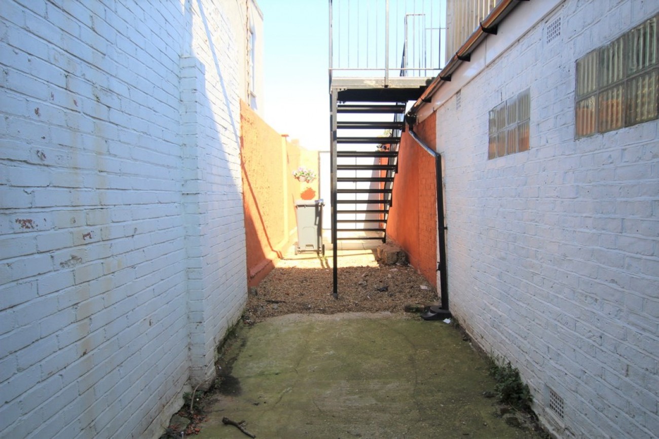 Images for Wood Lane, Dagneham EAID:6a0eb5e1f7ec2ab39e5f31507930d009 BID:1