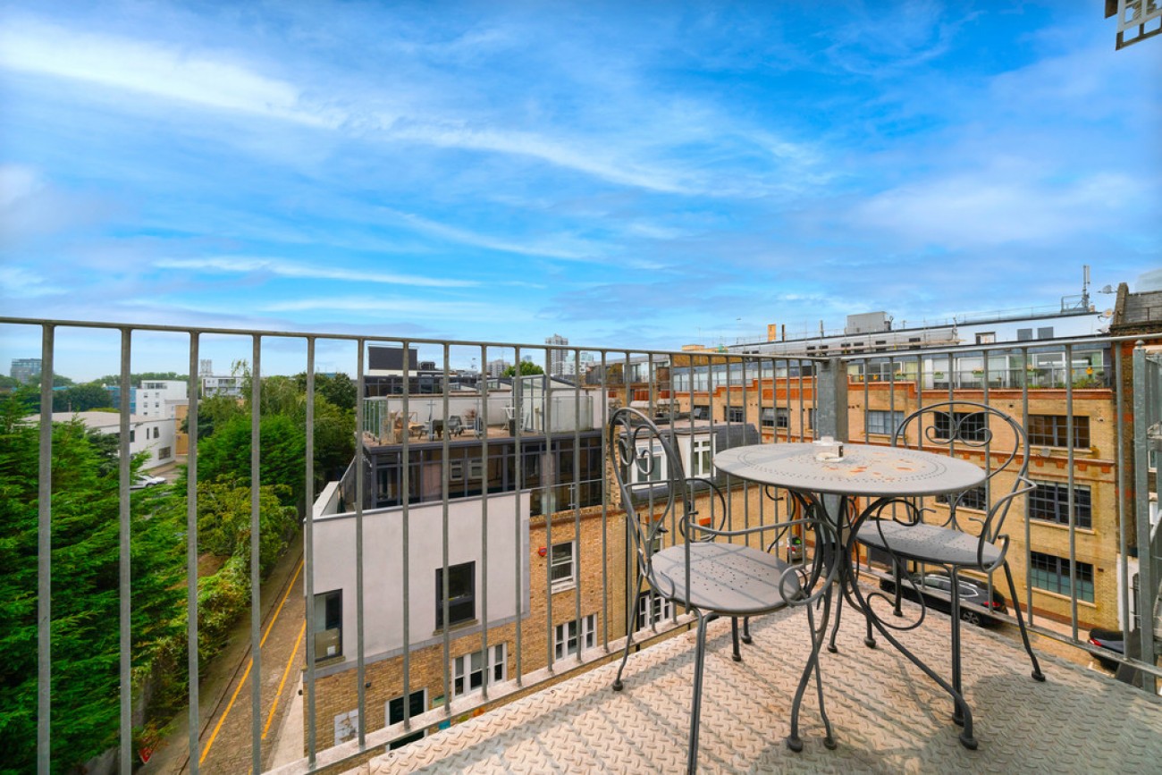Images for Barnett Street, London EAID:6a0eb5e1f7ec2ab39e5f31507930d009 BID:1