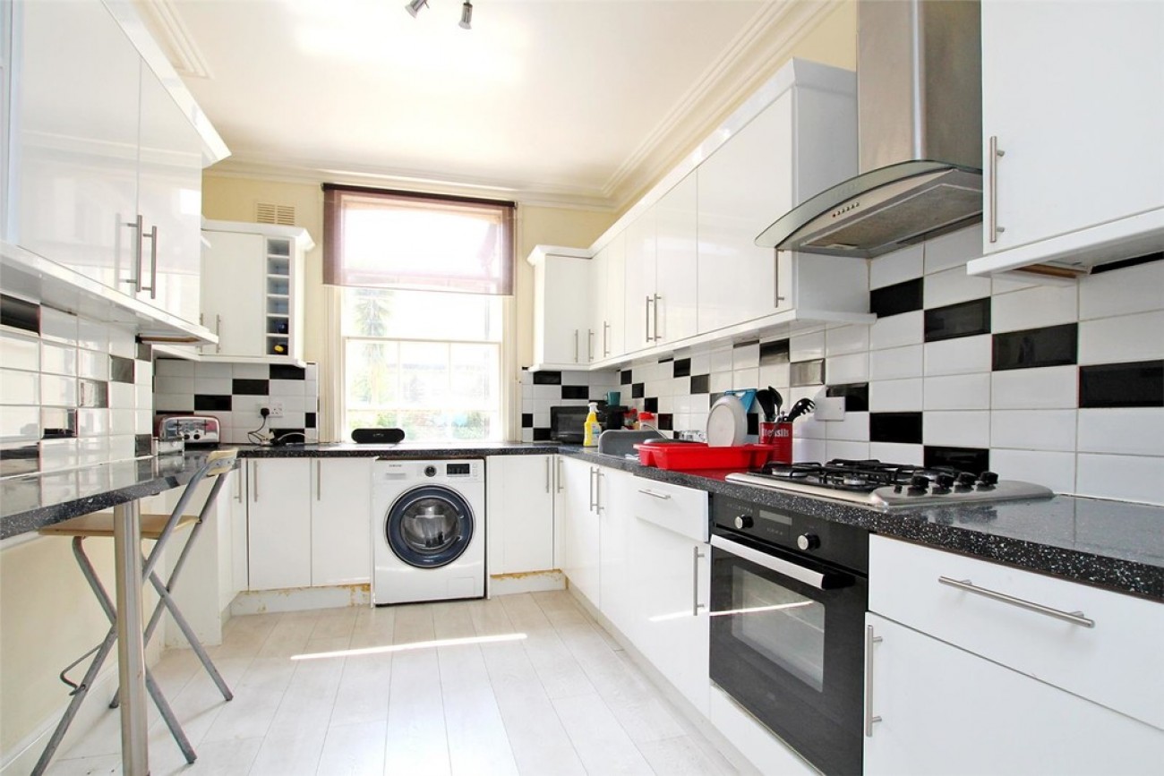 Images for Commercial Road, London EAID:6a0eb5e1f7ec2ab39e5f31507930d009 BID:2