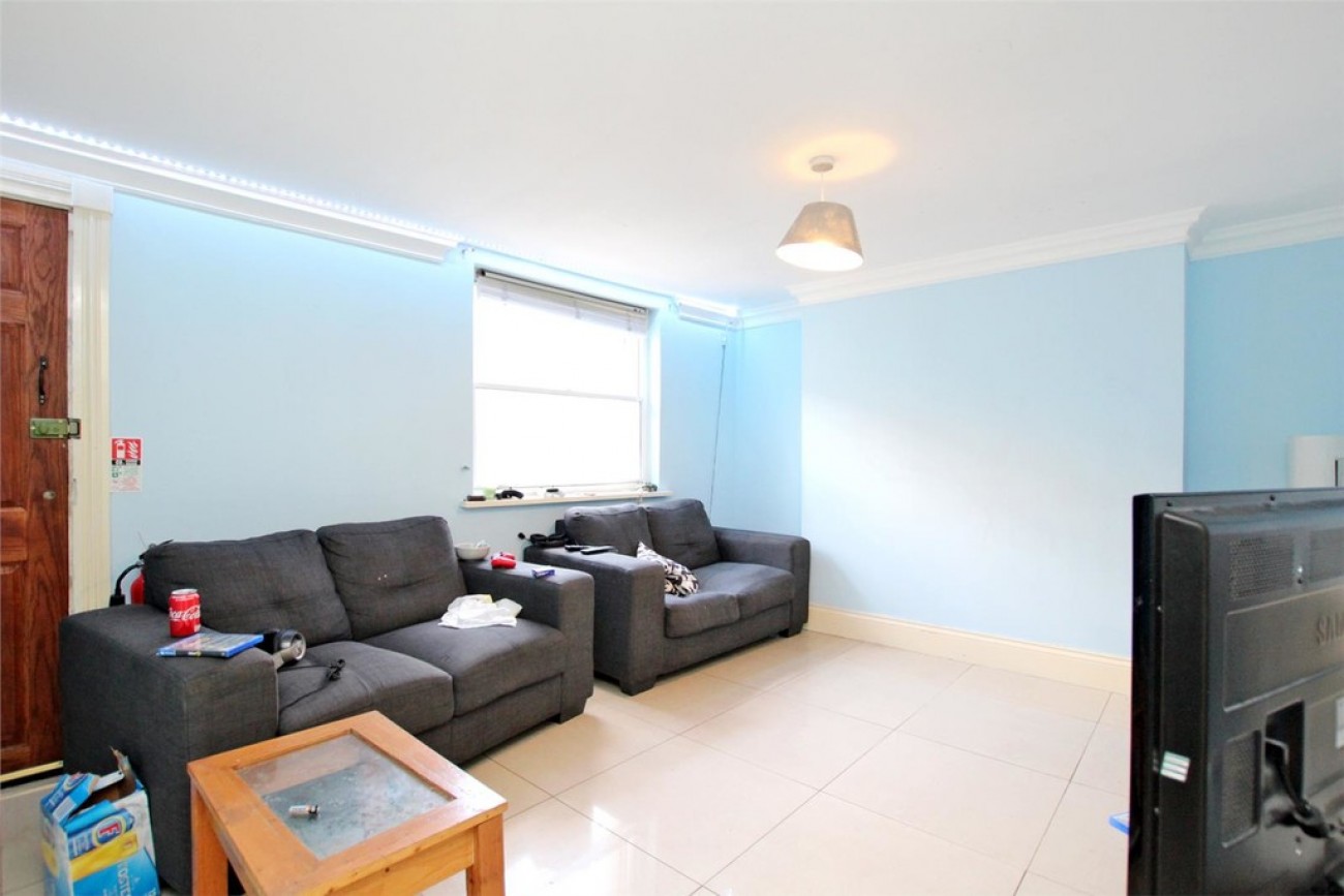 Images for Commercial Road, London EAID:6a0eb5e1f7ec2ab39e5f31507930d009 BID:2