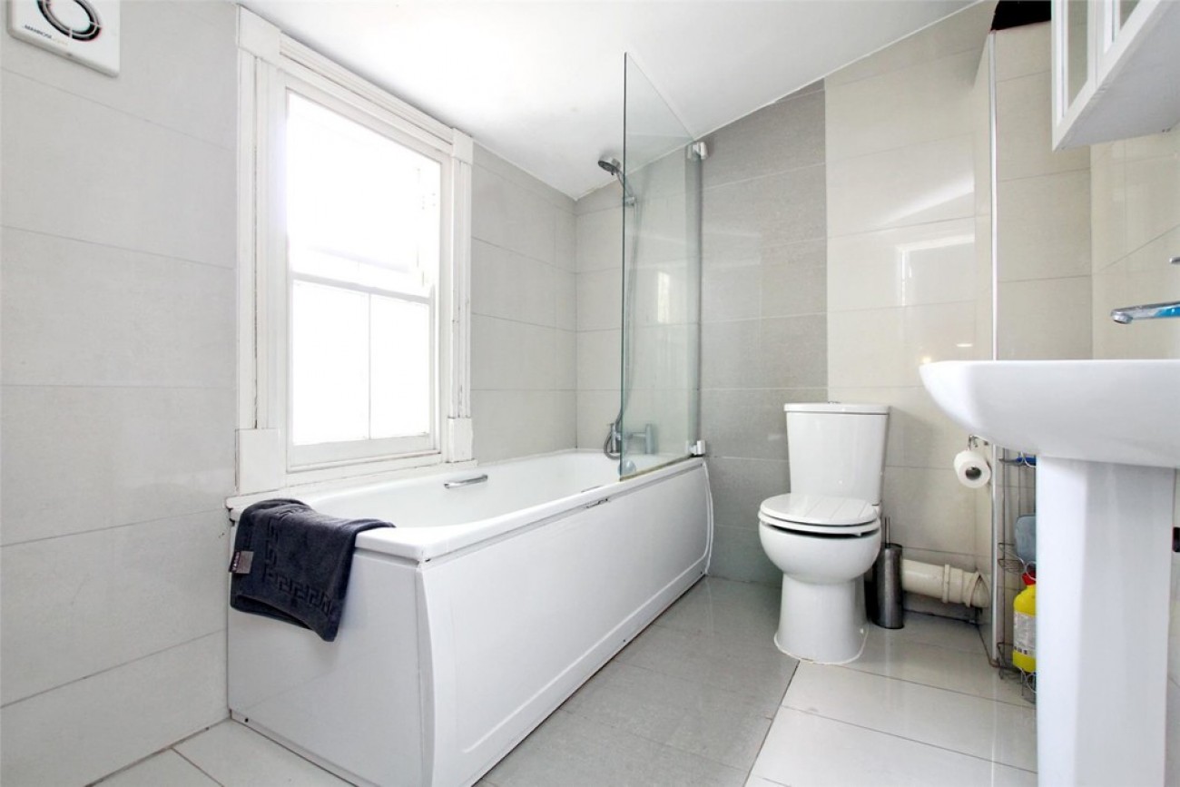 Images for Commercial Road, London EAID:6a0eb5e1f7ec2ab39e5f31507930d009 BID:2