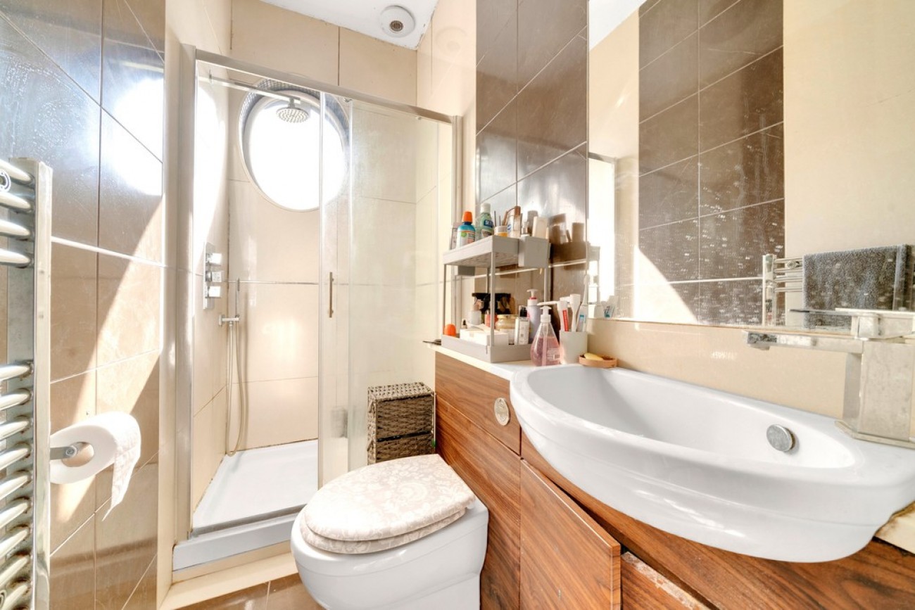 Images for Whipps Cross Road EAID:6a0eb5e1f7ec2ab39e5f31507930d009 BID:2
