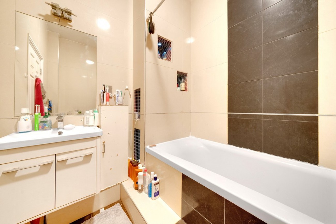 Images for Whipps Cross Road, London EAID:6a0eb5e1f7ec2ab39e5f31507930d009 BID:2