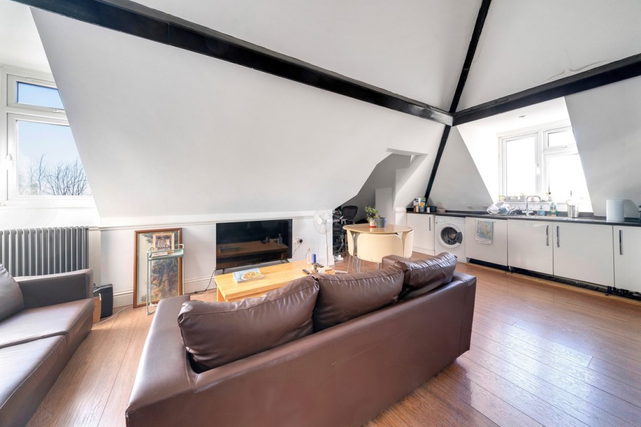 Images for Whipps Cross Road, London EAID:6a0eb5e1f7ec2ab39e5f31507930d009 BID:2