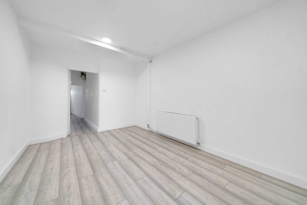 Images for Barking Road, London, E6 EAID:6a0eb5e1f7ec2ab39e5f31507930d009 BID:1