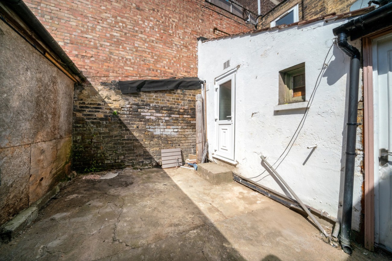 Images for Barking Road, London, E6 EAID:6a0eb5e1f7ec2ab39e5f31507930d009 BID:1
