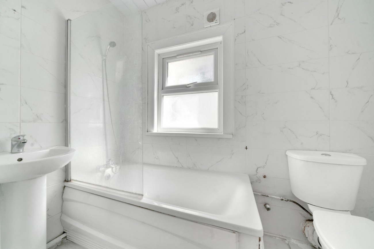 Images for Barking Road, London, E6 EAID:6a0eb5e1f7ec2ab39e5f31507930d009 BID:1