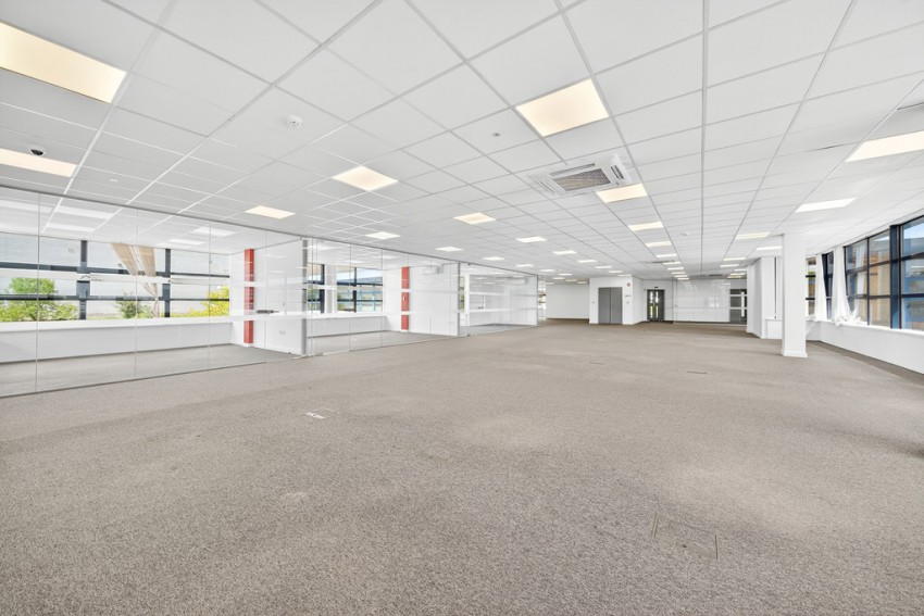 Images for Unit 7 Astra Centre