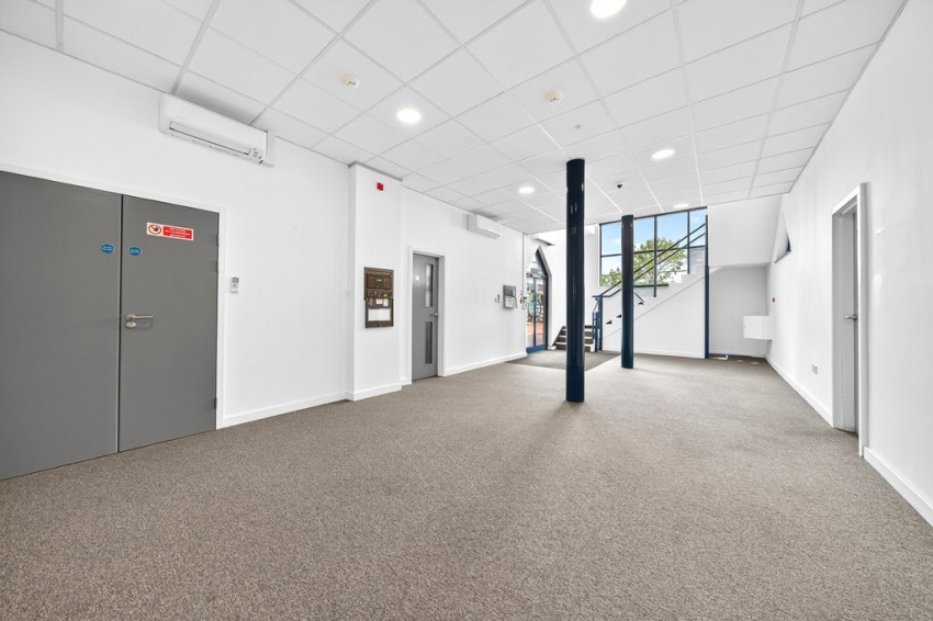 Images for Unit 7 Astra Centre