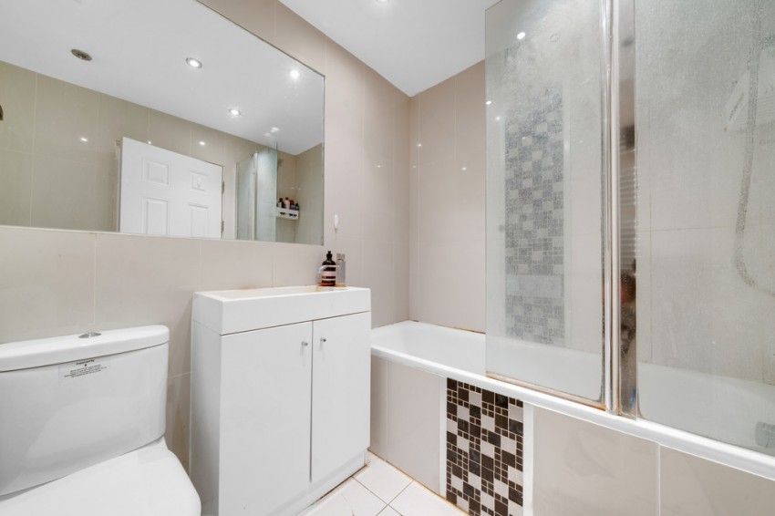 Images for Fabian House, Cannon Street Road