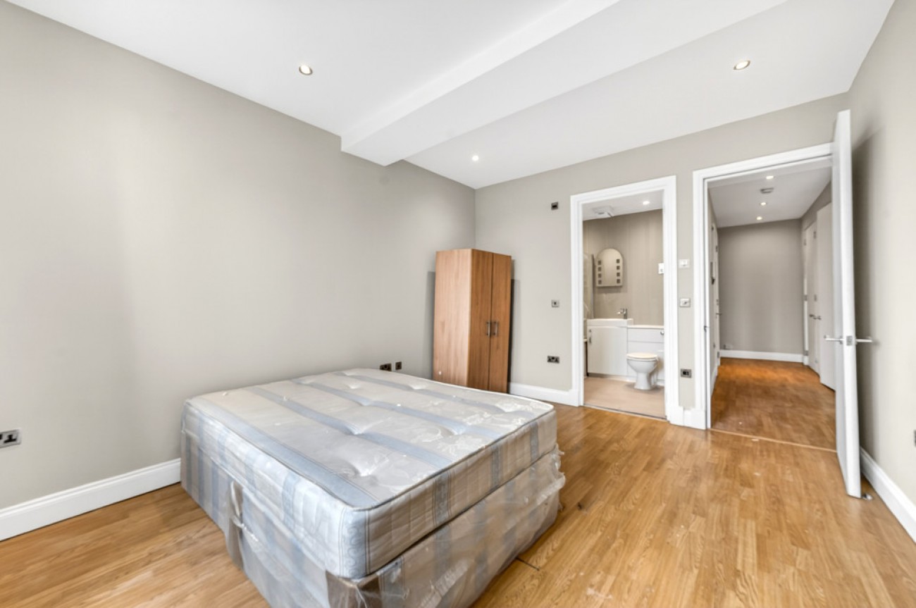 Images for Commercial Road, London EAID:6a0eb5e1f7ec2ab39e5f31507930d009 BID:1