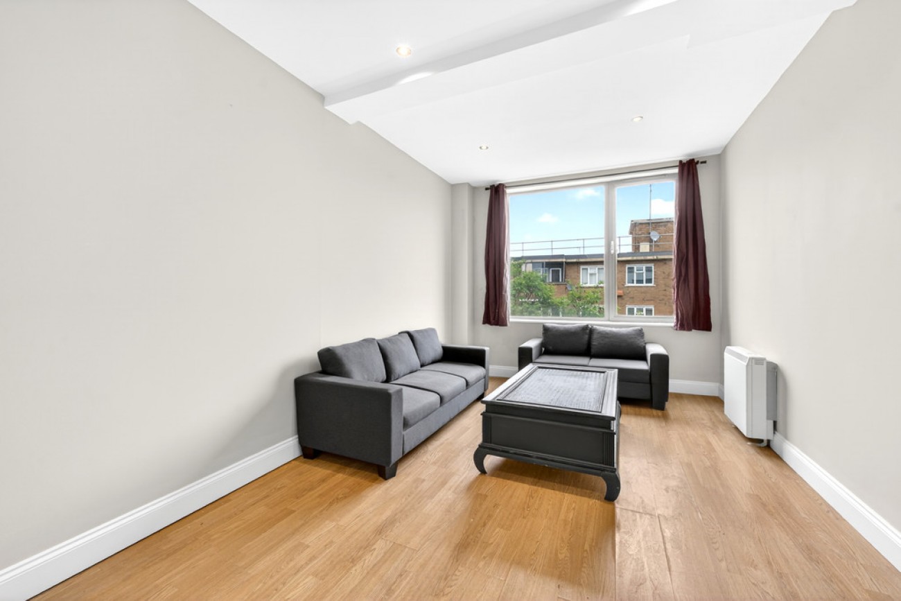 Images for Commercial Road, London EAID:6a0eb5e1f7ec2ab39e5f31507930d009 BID:1